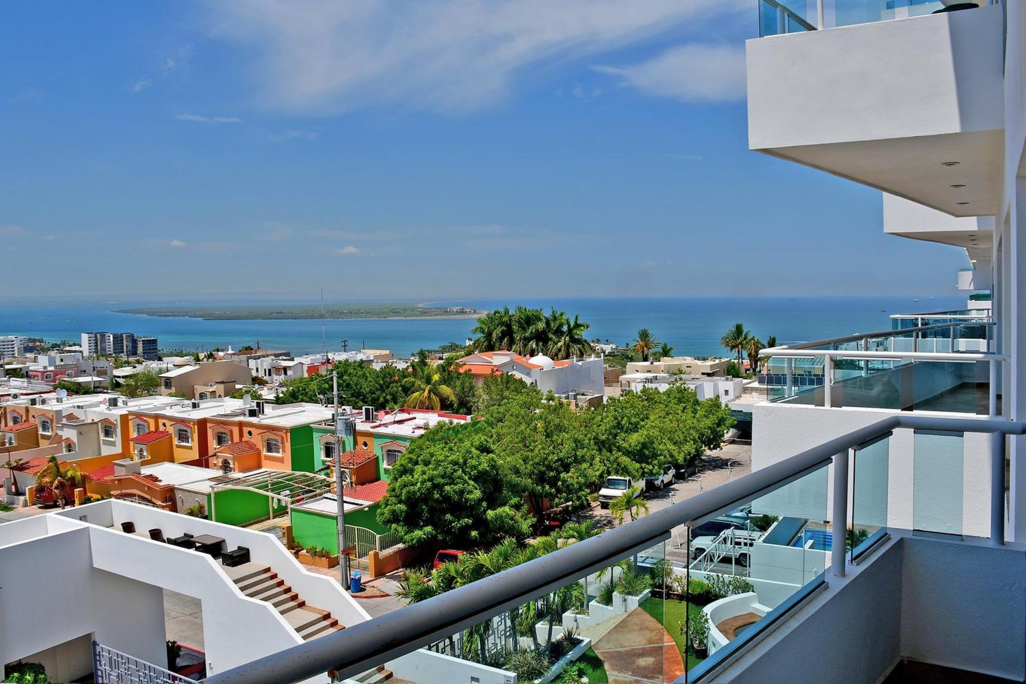 Oceanview Living Space & Balcony With Fiberoptic Wifi! La Paz Bagian luar foto